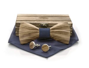 Wooden fly “Heartwood” light