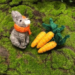Handmade Hanging Carrots (Bag of 5) Biodegradable Hanging Easter Decoration