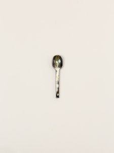 Set mit 6 Baguette-Teelöffeln aus marmoriertem Schwarzhorn