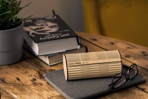 Krea-Wood handmade glasses case made of birch wood with magnets. Natral colour.