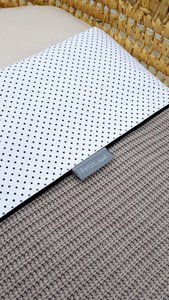 Bettlaken Krippe weiß schwarzer Punkt