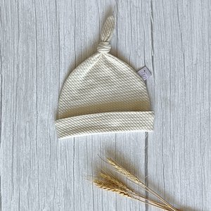 Knotenmütze Wavy Natural 0-3 Monate