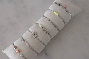 Velvet Bracelets Cushion (without bracelets)