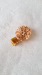 Blumenclips aus Wolle