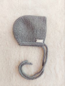 Mütze aus Merinowolle in Taupe