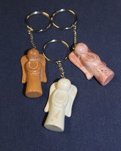 107 Key ring Standing Angel natural - soapstone