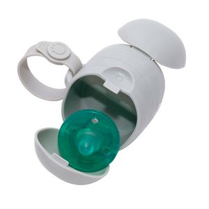 Pacifier holder with 2 compartments for walking