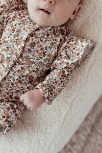 Box -Anzug trendige Blume Rüsche