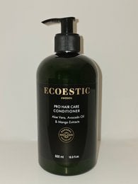 A moisturizing conditioner with a Nordic Swan label, featuring a dark green bottle with a pump dispenser.