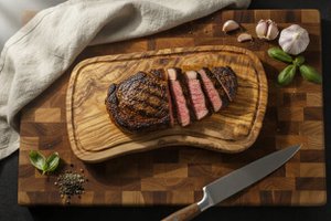 Olijfhouten snijplank met groef - Barbecue