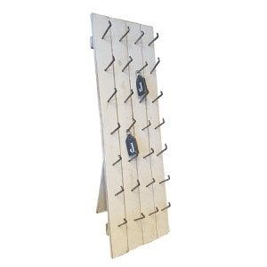 shop int ibiza witte sleutelhangerdisplay 28