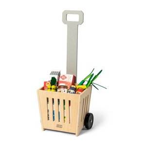Einkaufskorb aus Holz auf Rollen