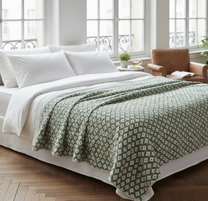 “Green diamonds” printed cotton bedspread