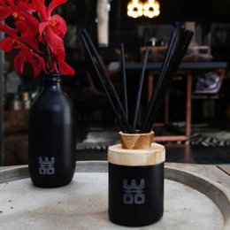WOO Reed Diffuser | Upcycled vodkaflaske | Sort | 50 ml