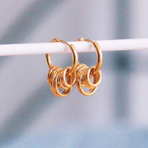 Stainless steel earring with rings - gold