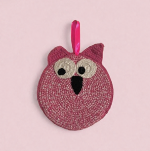 Luna-Leena Owl gift hanger - fuchsia melange - organic cotton - hand crocheted in Nepal