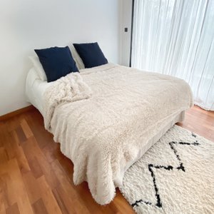 Longwool Imitatie Langhaar Deken 220x240cm 450g/m² - Lichtbeige