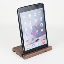 Handy- oder Tablet-Halterung aus Massivholz