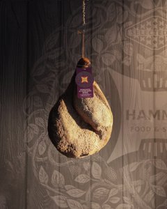 🇬🇧 Umbrischer schwarzer Wildschweinschinken ohne Knochen – gewürzte, handwerklich hergestellte Salami