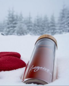 Tea bottle made of double-walled borosilicate glass, with removable tea strainer, 500ml