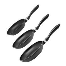 Set of 3 cast aluminum frying pans in 20 cm, 24 cm, and 28 cm sizes. The pans have a black non-stick coating and are suitable for all cooktops.