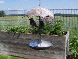 Bird bath for hanging made of metal - round