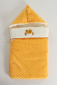 Blase besticktes Babynest 002