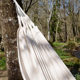 Woven cotton hammock for one person ecru