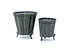 Schale mit gewellten Beinen schwarz