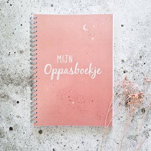 Oppasboekje | roze heelal