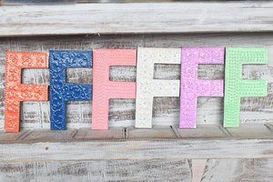 Letter "F" - Diverse kleuren - 15cm