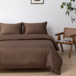 Dark brown bamboo bedding set for 2 people, made of 400TC Tanboocel fabric in a coffee brown color.