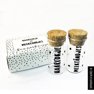 Locken- und Milchzahntuben in Geschenkverpackung