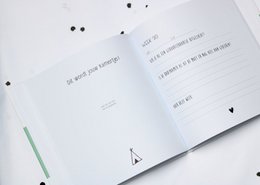 Pregnancy diary green