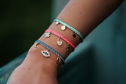 TO-TONET SURFER ARMBÅND
