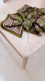  Mint green and brown patterned child scarf, lightweight fabric, floral design, 50cm length, versatile accessory.