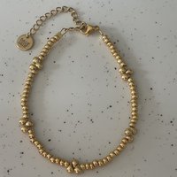 Bracelet drops of gold