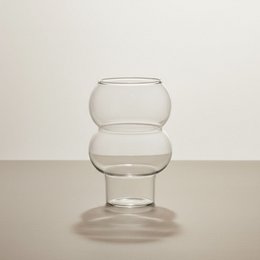 Transparent bubble glass, round bulbous shape, 500ml capacity, hot and cold drinks, modern design