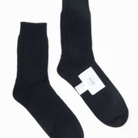 UNI 12 Socke aus traditionellem 4-Faden-Rippstrick aus schwarzem Kaschmir