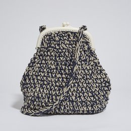“Kiss me Mama” crochet retro shape purse