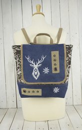 Domelo traditionele rugzak/schoudertas voor meisjes. Rugzak gemaakt van upcycled jeans en canvas met een hertenmotief