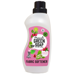 Fabric softener with patchouli and cranberry scent, 750ml bottle, eco-friendly and plant-based formula.