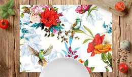 Farverige kolibrier med vilde blomster | Premium vinyl dækkeservietter 44 x 32 cm - 4 stk