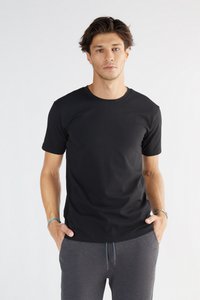2218-021 | Men's Basic T-Shirt - Black