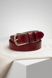 Red leather belt, 3cm width, women's accessory, classic buckle design, burgundy color