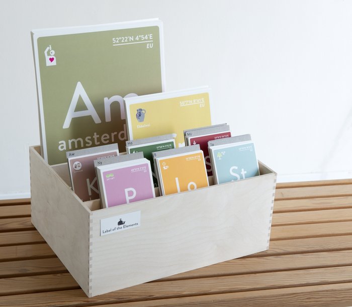 WOODEN DISPLAY BOX