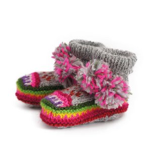 Farbenfrohe Babyschuhe, weiche Farben