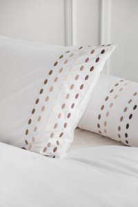 Odette -neutrale kussensloop gemaakt van 100% lang nietje katoenen percale, set van 2