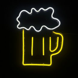  Neon lamp in the shape of a beer glass, dimmable, includes hanging hooks, measures 35 x 29 cm, suitable for wall lighting.