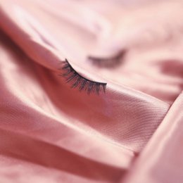 Marilyn Lashes - Minimal Chic Look til show-stoppende drama